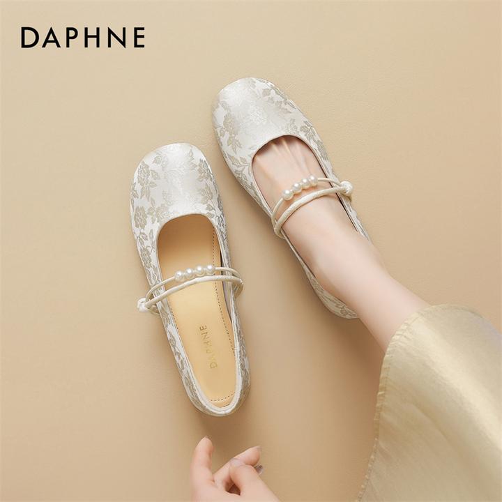 达芙妮25新款国风汉服浅口软底百搭圆头软面春季中式刺绣温柔女鞋