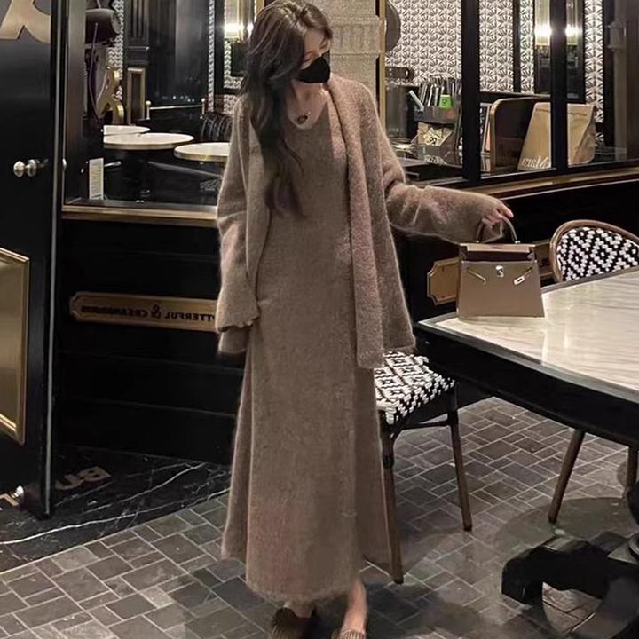 秋冬季羊毛宽松慵懒风美拉德穿搭针织两件套气质设计感羊绒外套女