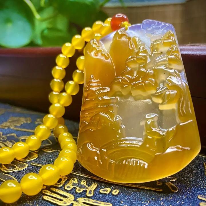 天然黄色山水牌玛瑙玉髓