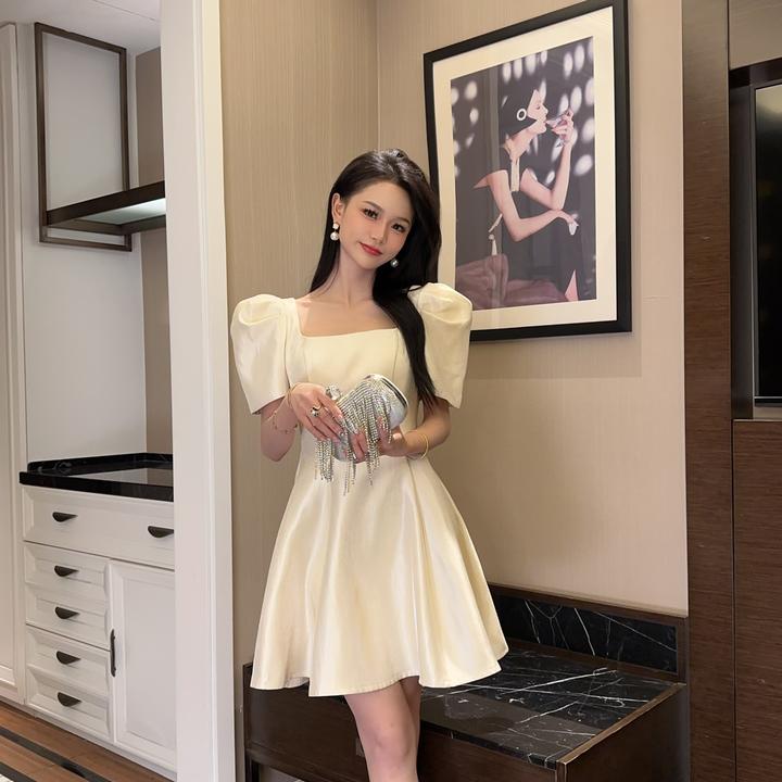 【花花原创】 简约方领连衣裙名媛气质小个子显瘦泡泡袖设计感40503