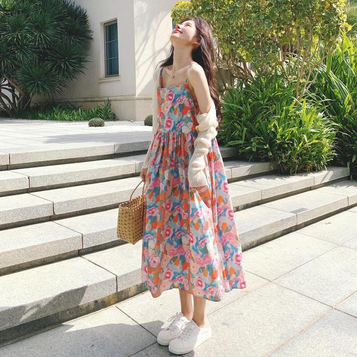 多巴胺碎花吊带裙套装女2025夏季新款法式温柔风防晒衫长裙两件套