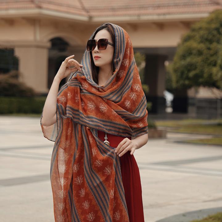 新疆旅游穿搭民族风围巾女夏季防晒披肩外搭薄款纱巾丝巾百搭海边