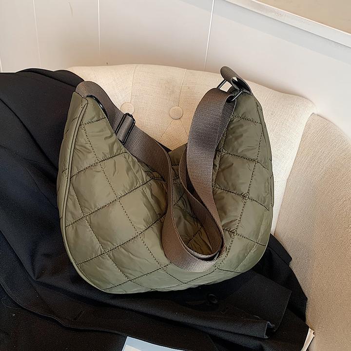 时尚菱格绗缝饺子包女2024新款休闲百搭单肩斜挎包大容量轻便包