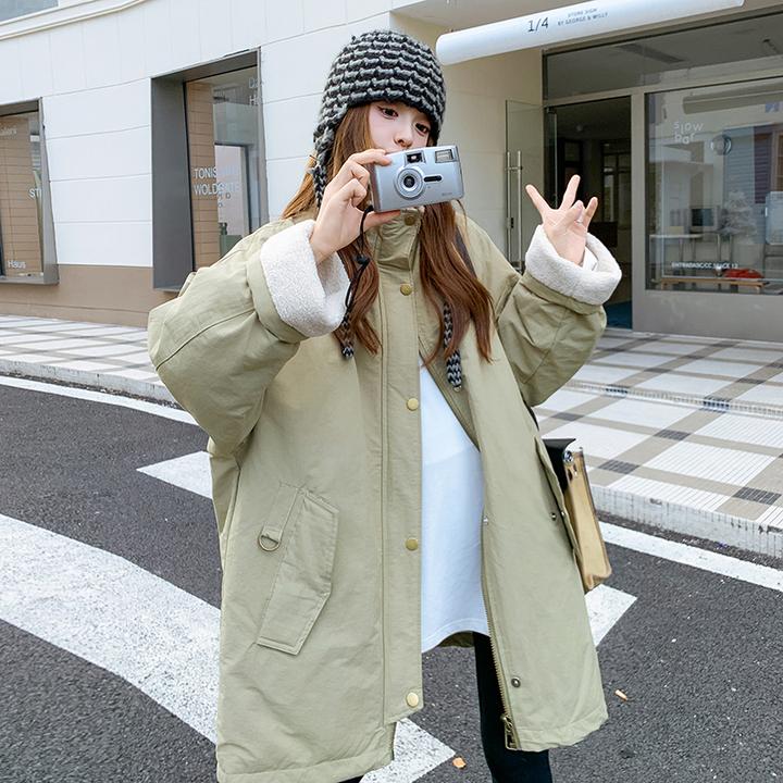 卡其绿韩版羊羔毛拼接羽绒服女冬中长款宽松工装派克服白鸭绒外套