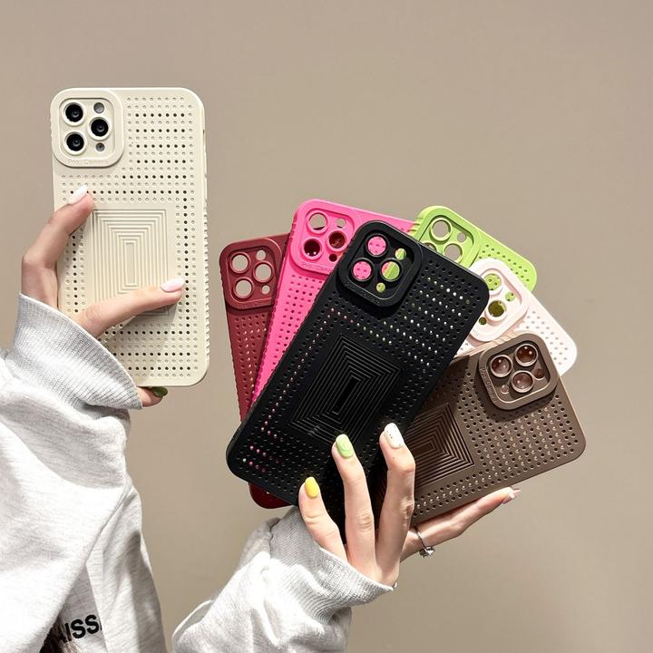 爆款夏日奢华精孔苹果15手机壳iPhone14/13软壳12/11情侣款xs防摔