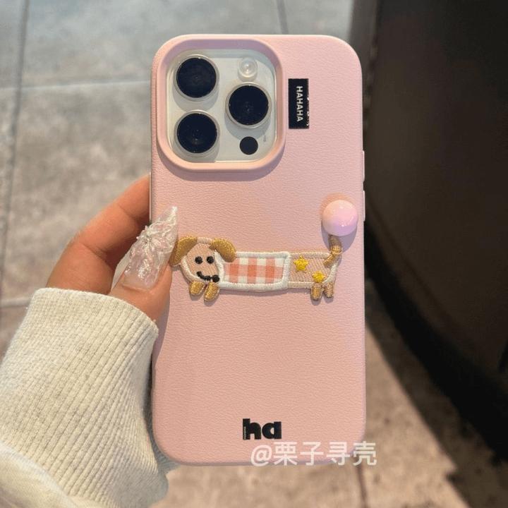 皮质腊肠狗适用苹果16手机壳iPhone15promax磨砂13防摔12创意可爱