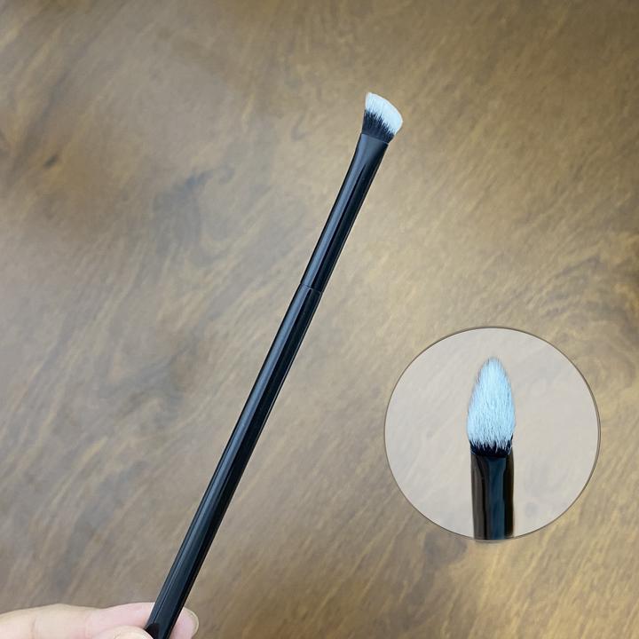 小熨斗遮瑕刷遮泪沟法令纹黑眼圈无痕不吃粉软毛哑光高光刷三角型