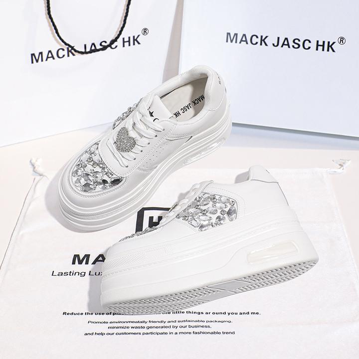 香港MACKJASCHK小个子板鞋2024春季新款厚底运动水钻增高小白鞋女