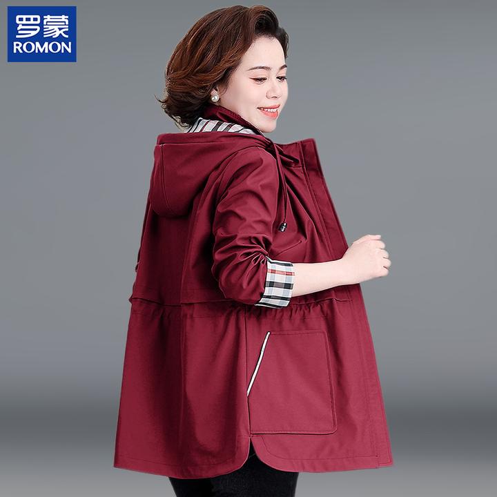 罗蒙妈妈春装洋气连帽格子外套中年女中长款风衣中老年人春秋夹克