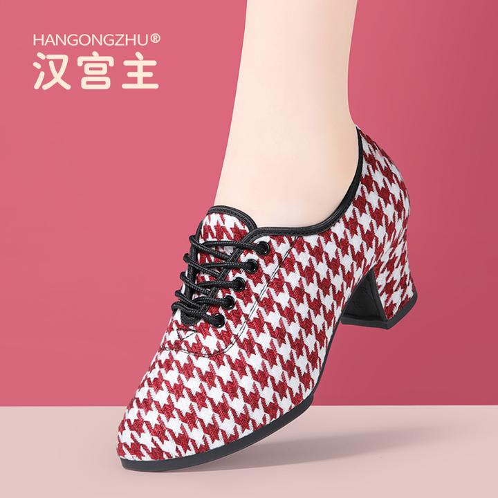 2024秋冬新款千鸟格纹时尚妈妈鞋软底广场舞鞋舒适中低跟跳舞鞋子