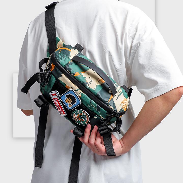 斜挎包男包大容量胸包夏季潮牌小背包魔术贴徽章多功能新款腰包