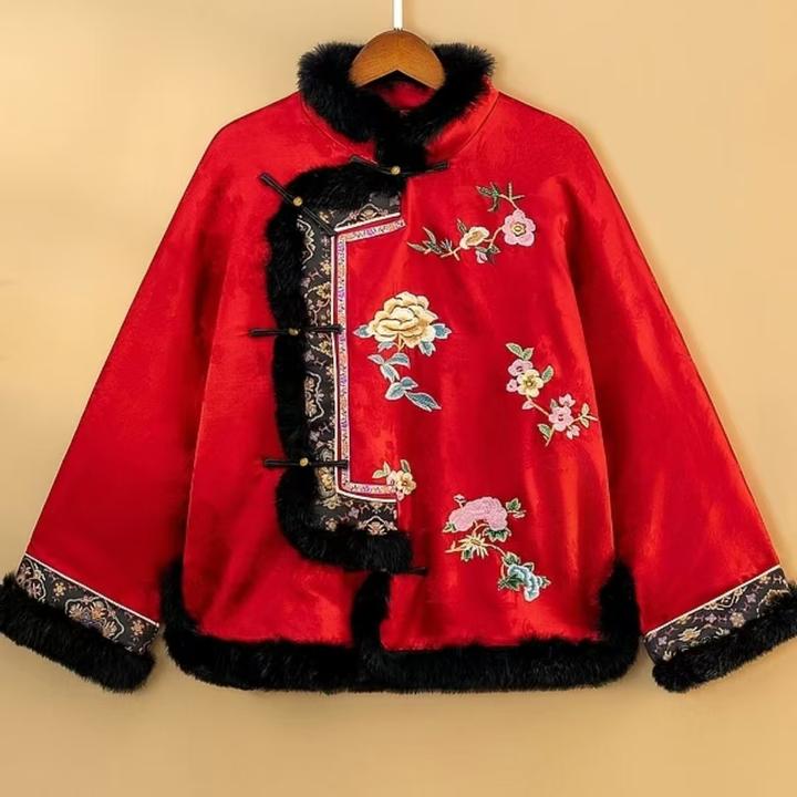 2024冬款复古刺绣斜襟太太服新中式国风贵气典雅高级感真毛棉服