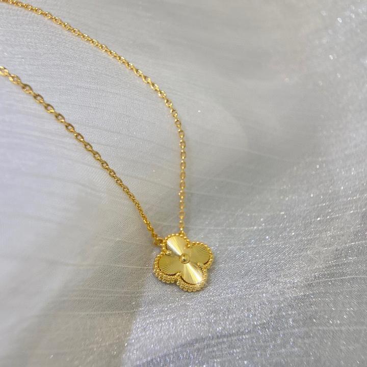 四叶花项链女2025年新时尚气质百搭轻奢幸运草锁骨链