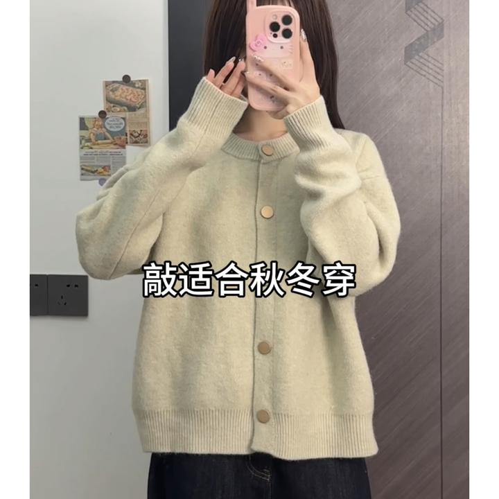 灰色爱心刺绣短款短袖t恤女夏季2024新款设计感修身正肩体恤上衣