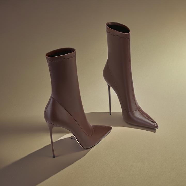 爆款时髦加绒瘦瘦靴百搭气质高档2025冬季新款尖头细跟高跟鞋女