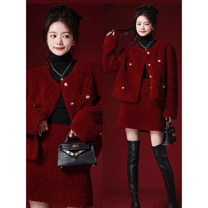 韩剧女主穿搭套装2024新款女装秋冬新年战袍红色毛茸茸外套两件套
