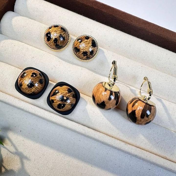 黄铜仿珍珠耳饰 耳环百搭时尚气质复古网红饰品欧美耳饰可爱轻奢