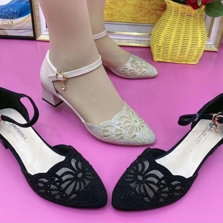 正品镂空跳舞鞋软皮软底凉鞋女中跟粗跟外穿浅口尖头水钻一字扣带
