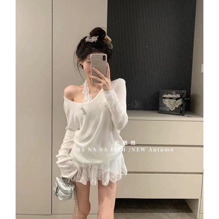 甜美气质秋季两件套女百搭挂脖蕾丝打底+宽松显瘦休闲长袖针织衫