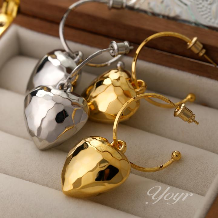 YOYR 铜合金耳饰 迪斯科爱心耳钉新年礼物跨年喜庆时尚设计感耳环