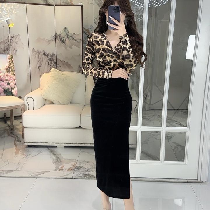 气质女人味轻奢V领长袖拼接丝绒经典豹纹显瘦包身百搭开衩连衣裙