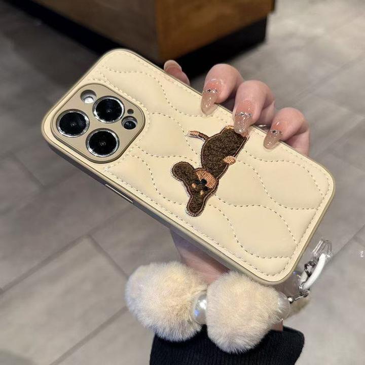 羽绒服刺绣狗狗适用苹果16手机壳iPhone17promax/15毛球14/13/12