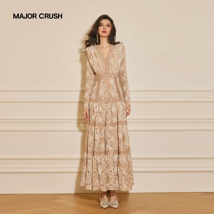 MAJOR CRUSH新款冬季时尚蕾丝织花风信挽歌高腰显瘦连衣裙7722