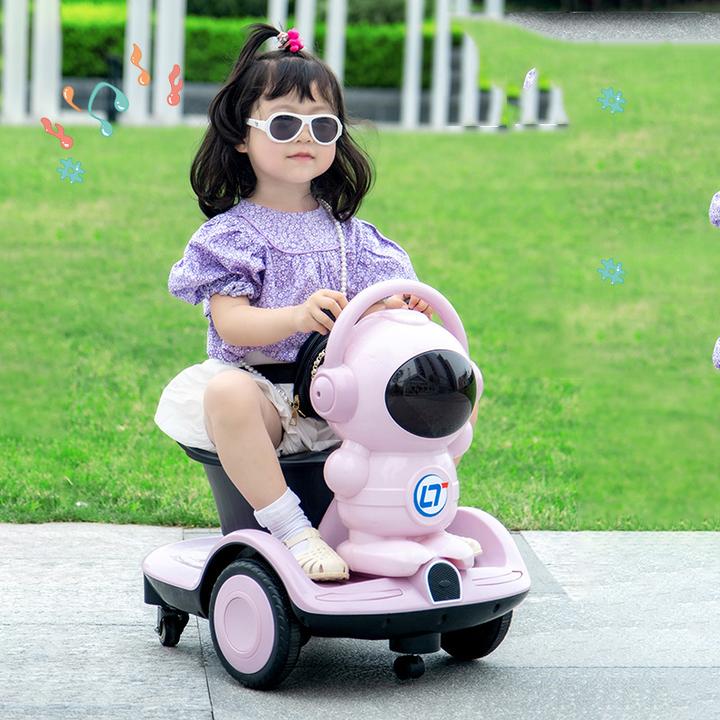 新款儿童电动室内瓦力车万向轮漂移车转转车 遥控充电平衡车