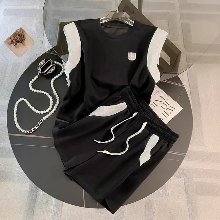 网红休闲运动服套装女装2025新款爆款黑色显瘦短袖上衣短裤两件套
