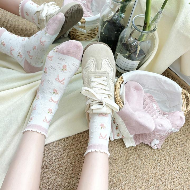 可爱袜子女中筒袜花边无骨针织棉袜秋冬季女袜日系ins风饰品袜潮