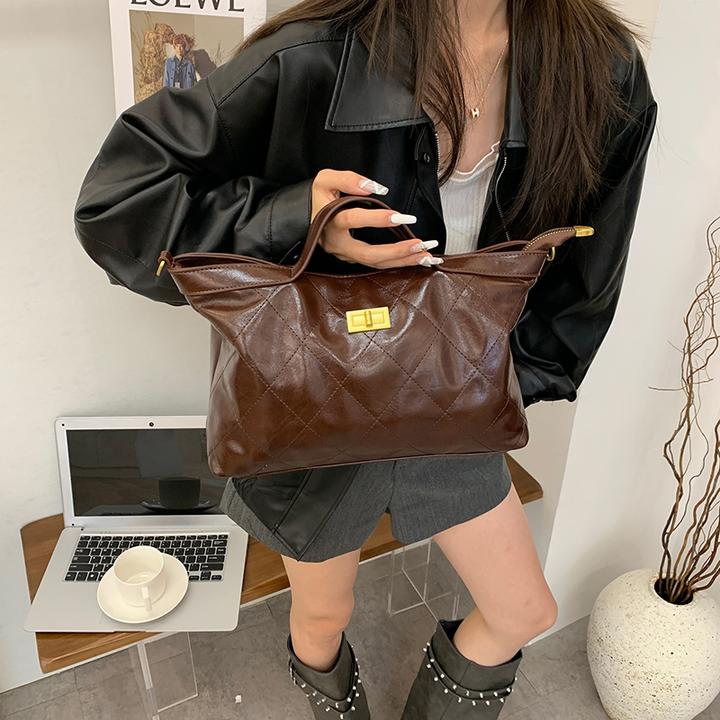 韩国洋气包包女大容量2025新款秋冬斜挎包休闲复古手提通勤托特包