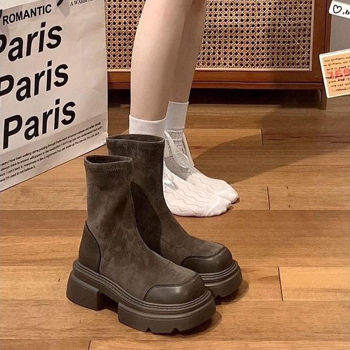 显脚小厚底复古英伦风马丁靴女秋冬款2025新款粗跟增高超火短靴女