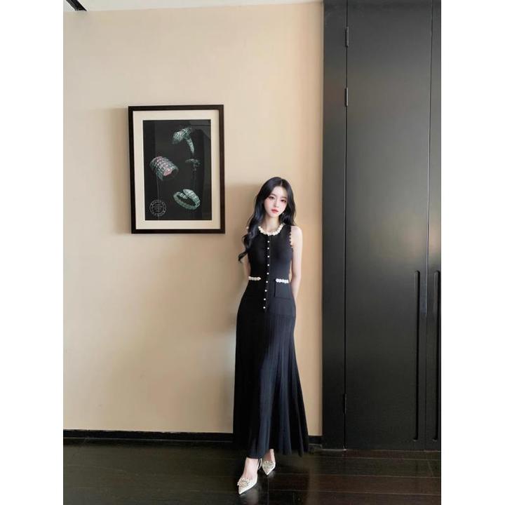法式小香风珍珠黑色收腰显瘦无袖长款连衣裙2025新款春夏