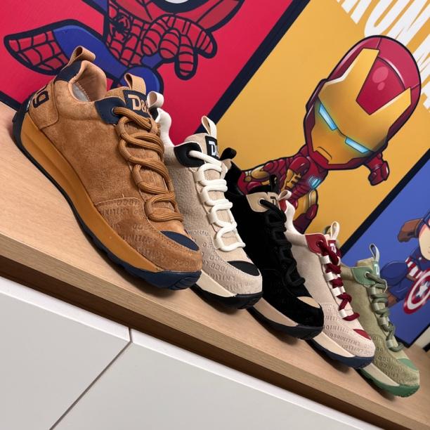 冬季加绒小丑休闲男鞋