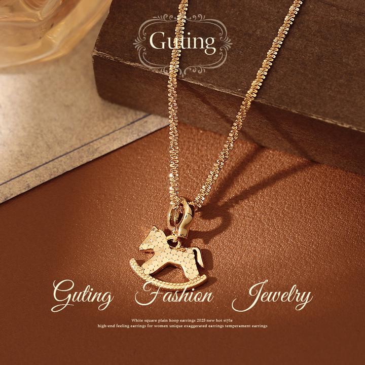 铜合金项链 7214金色碎碎冰小马吊坠毛衣项链女高级感轻奢配饰品