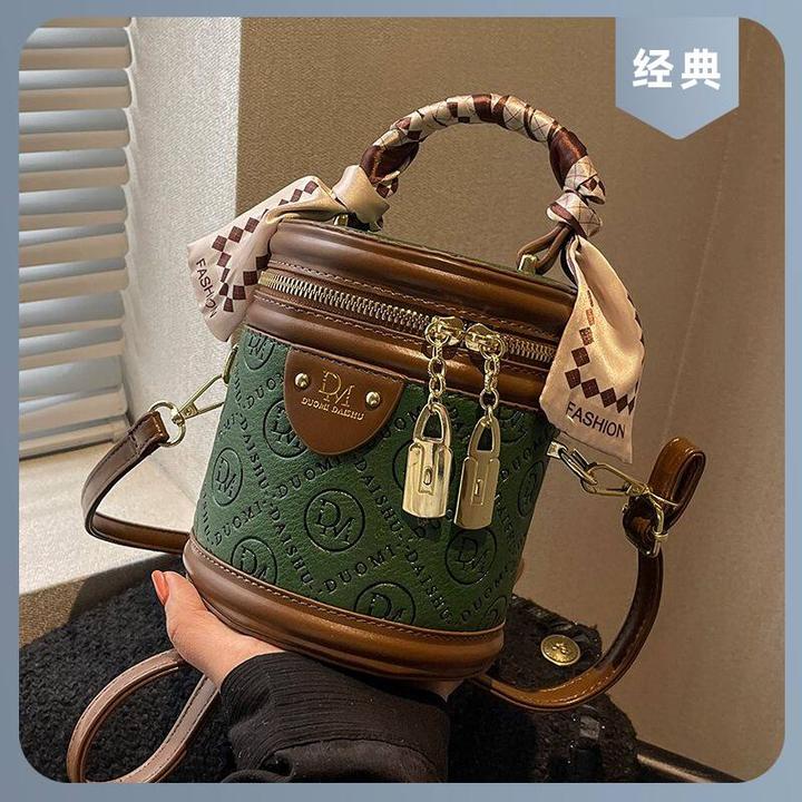 女春夏小众小包包2025设计水桶包斜挎包高级女士爆款质感手提新款