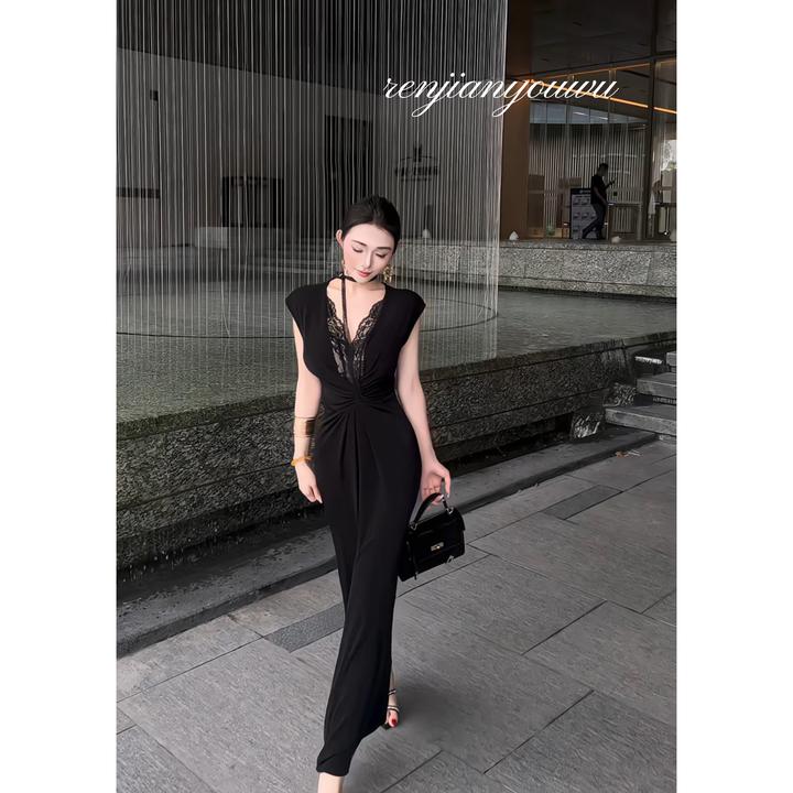 暗黑精灵 原创轻奢蕾丝拼接设计感收腰V领连衣裙小黑裙