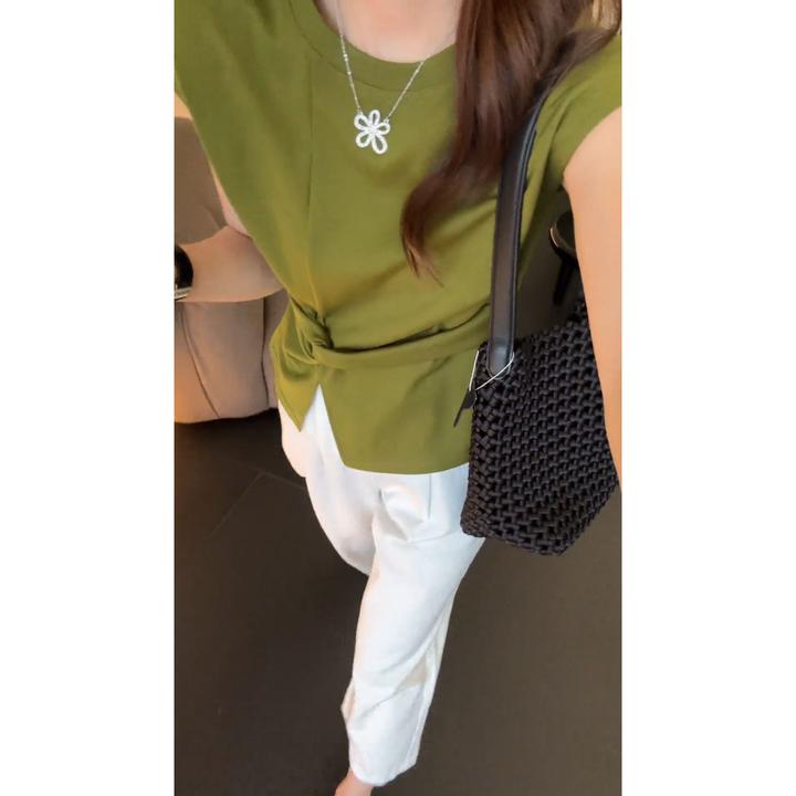 夏季温柔系穿搭女2025年新款韩版气质简约百搭上衣休闲裤两件套