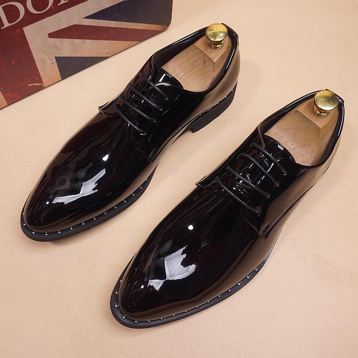 DMXUXM『设计风』轻松搭配~匠心制作~商务软底内增高亮皮尖头皮鞋男