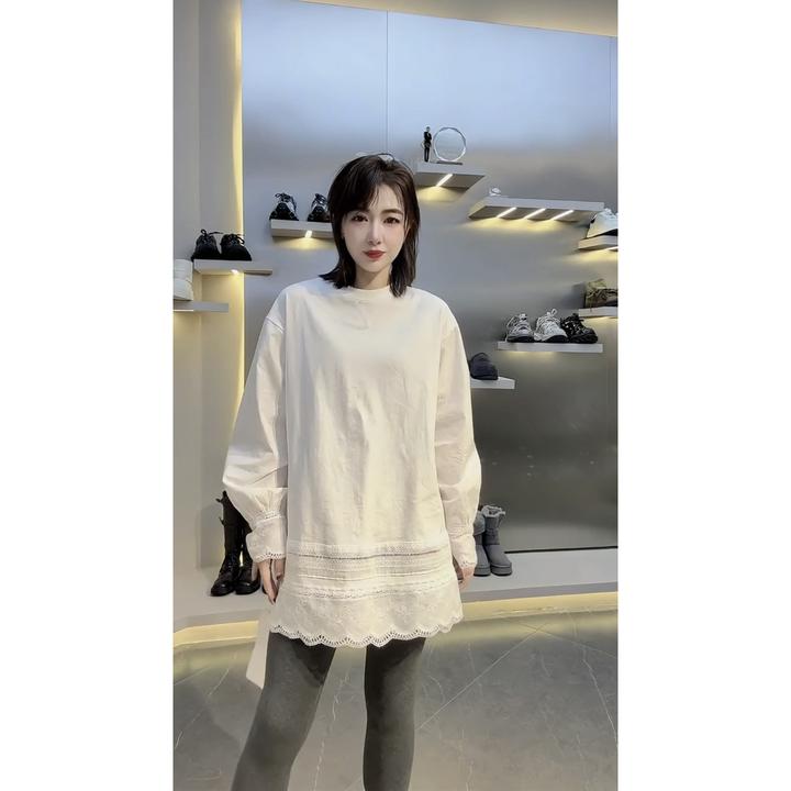 欧货洋气早春新款蕾丝拼接长袖内搭打底衫气质百搭慵懒风上衣