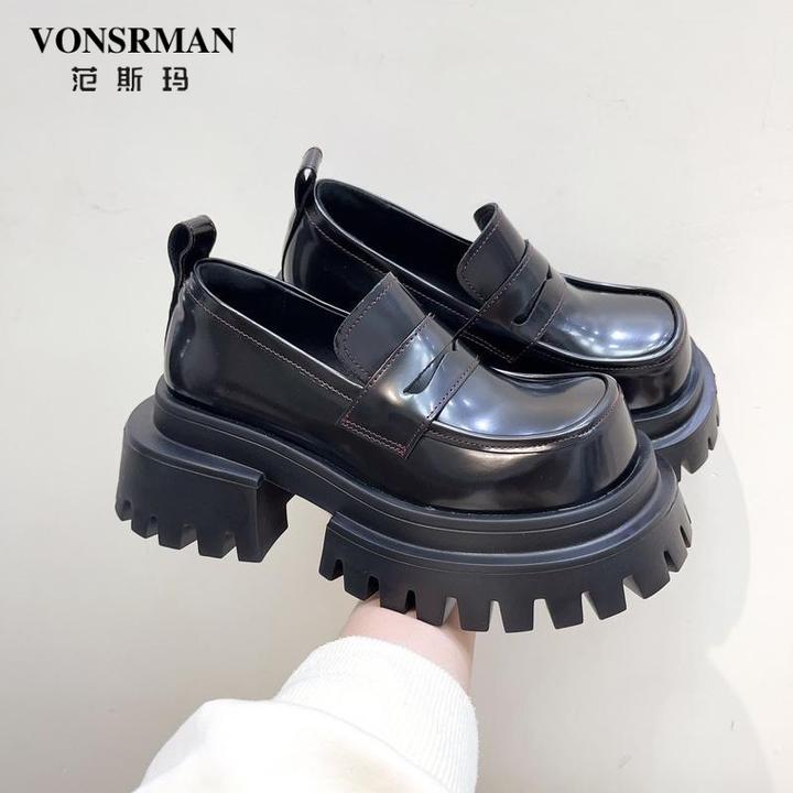 圆头英伦风漆皮一脚蹬黑色女士女鞋皮鞋厚底新款高级感单鞋百搭