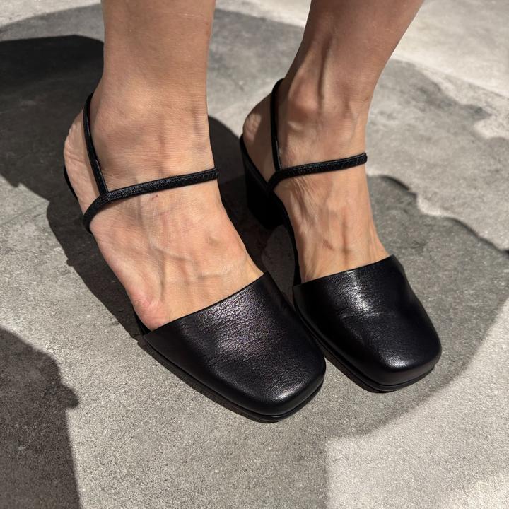 COCOLINDA | 羊皮复古老钱时装包头粗跟时髦精5cm凉鞋X2840