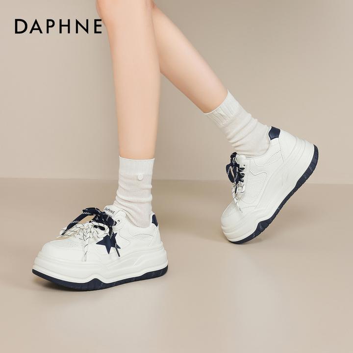 达芙妮网红爆款厚底休闲板鞋2025秋季百搭小白鞋小个子增高运动鞋