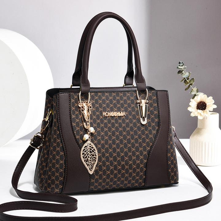 大气送妈妈手提包2025新款时尚秋冬单肩中年斜挎包包女士小众挎包