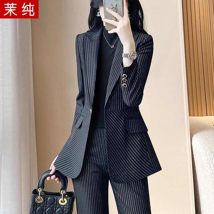 时尚洋气女今年流行的黑色条纹西装高级感干练气质女装职业工作服