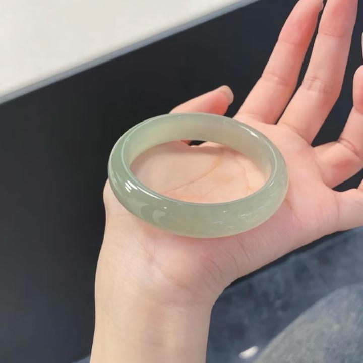 纯天然玉石绿色鸭蛋青东陵玉手镯 拍多样发其一