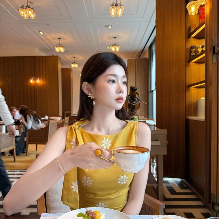 EIA一尧【艺术系学姐】气质温柔知性松弛连衣裙棉麻刺绣显瘦复古夏