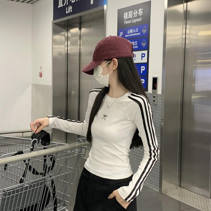 2025秋季新款美式辣妹风设计感高级感百搭收腰杠条刺绣长袖T恤女