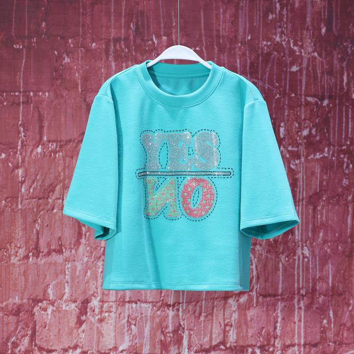 【韩哥女装】“冰凉一夏” 马尔斯绿字母烫钻时尚T恤 7811A