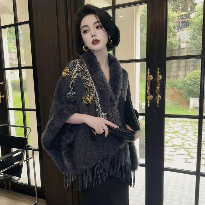 【芙娜妮】秋冬洋气时髦女款爆款2025时尚高级感披肩外套F2530842A